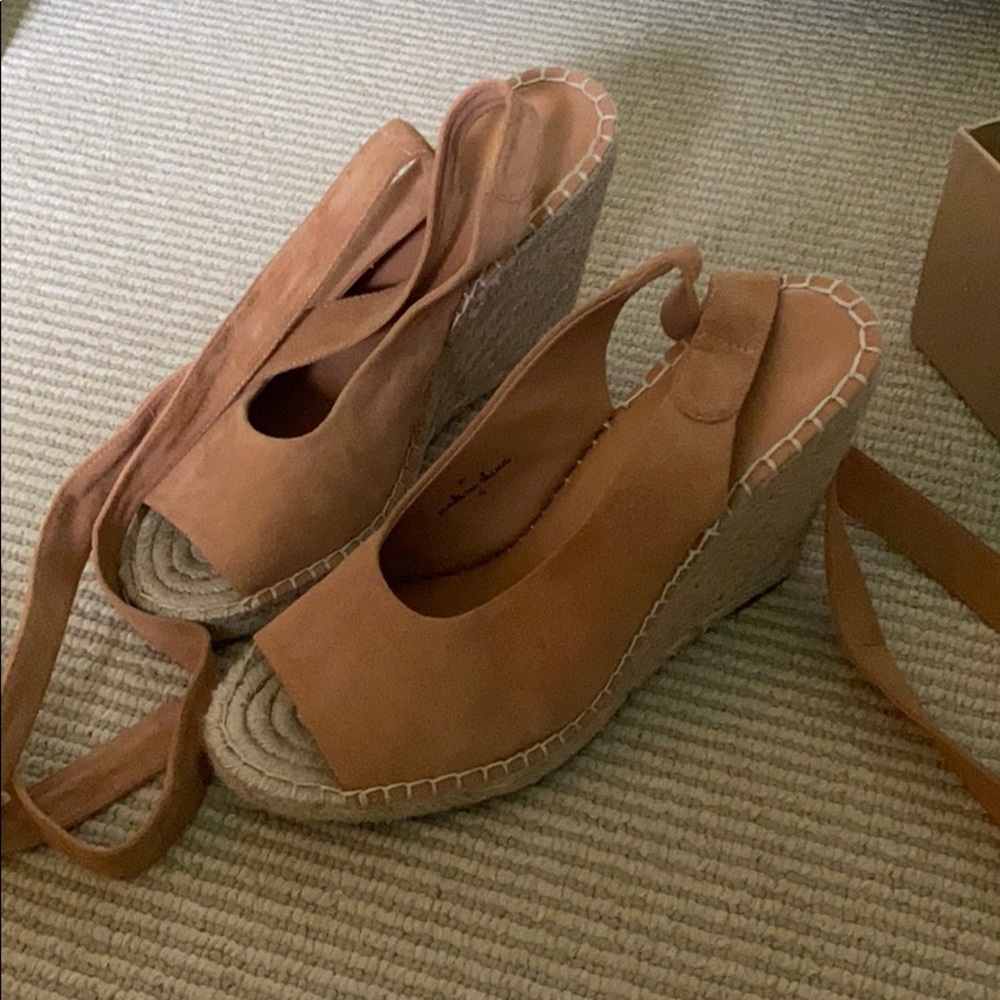 Tie up wedges